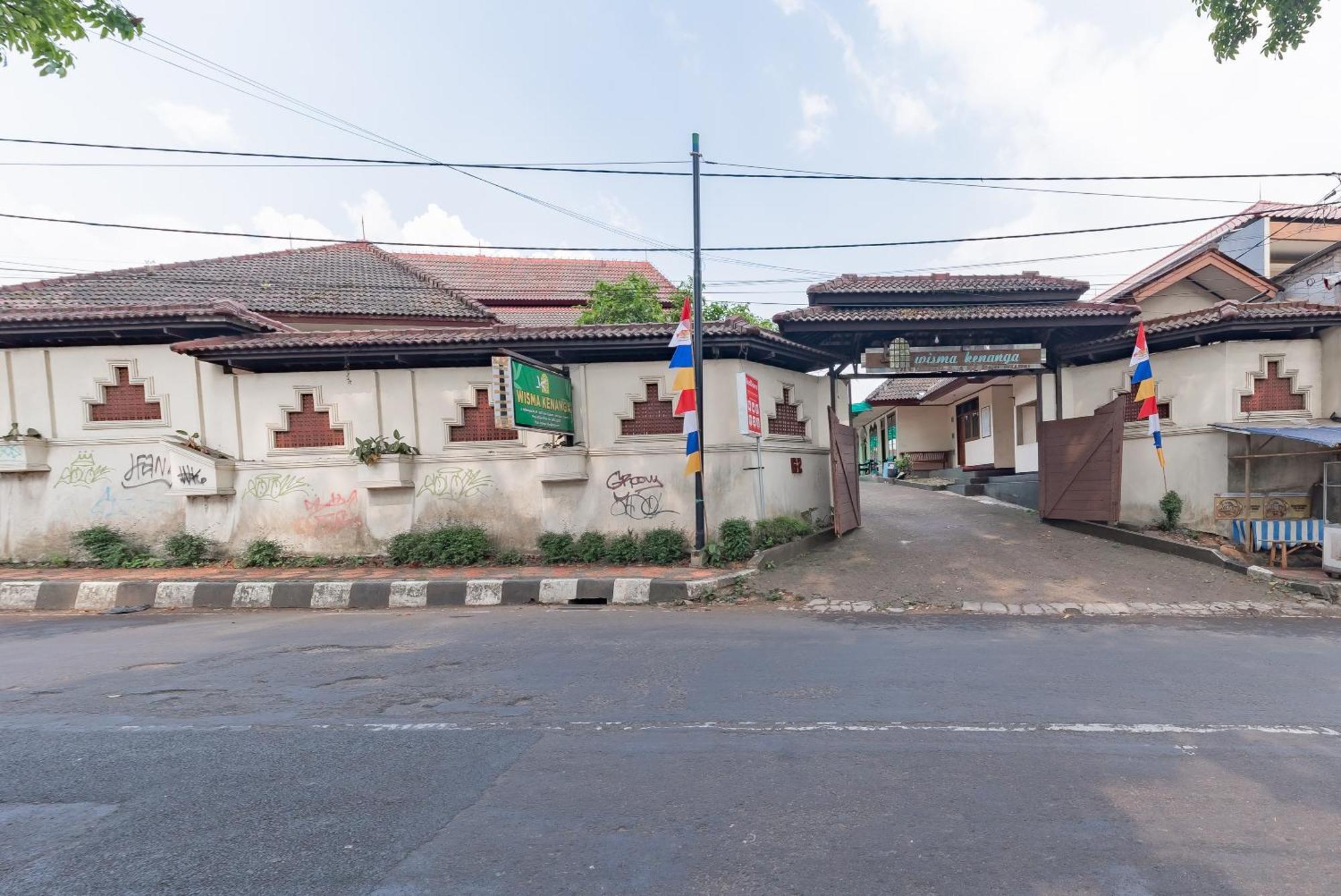 Reddoorz Plus Near Rsud R. Syamsudin Bunut Sukabumi Hotel Exterior photo