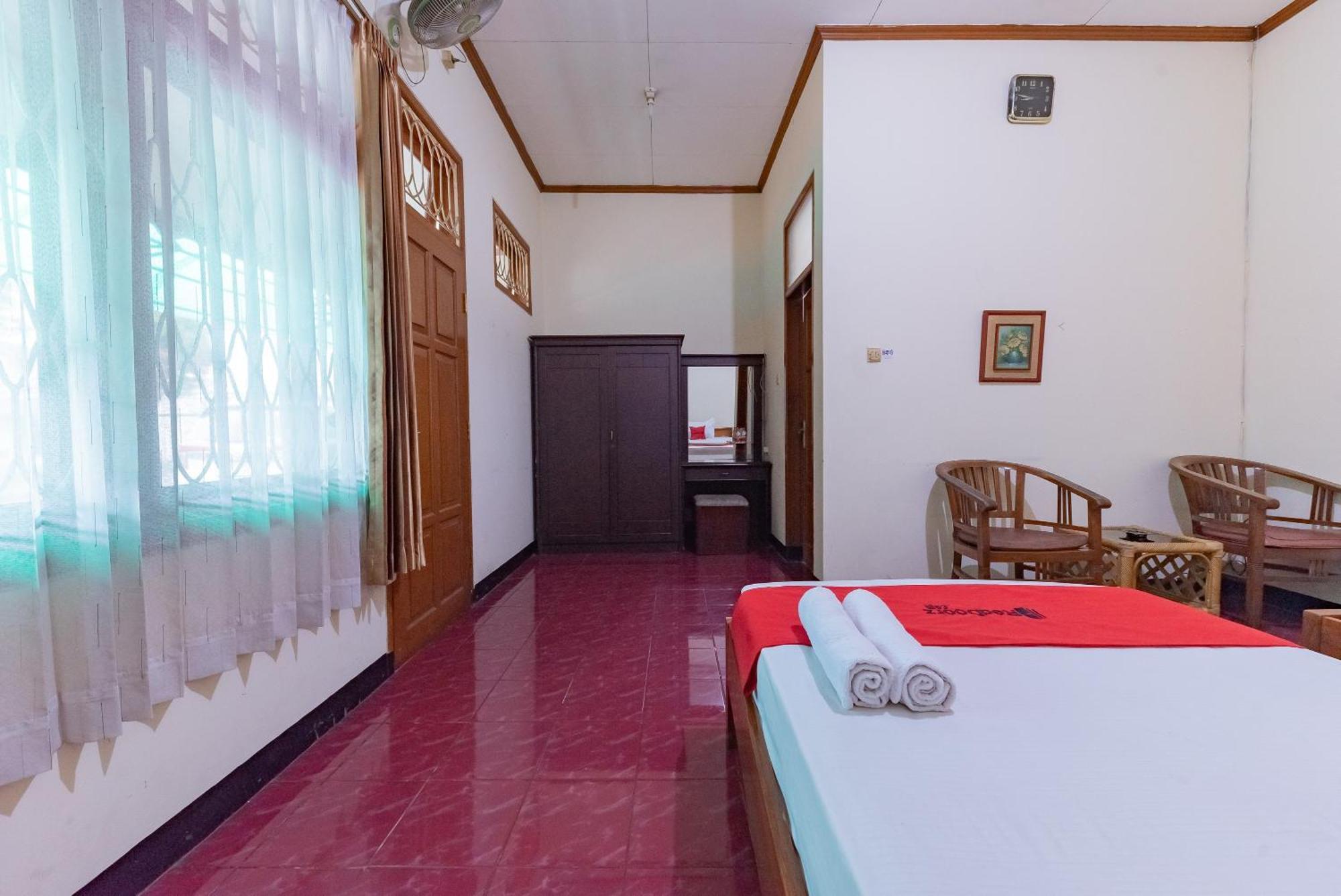 Reddoorz Plus Near Rsud R. Syamsudin Bunut Sukabumi Hotel Exterior photo